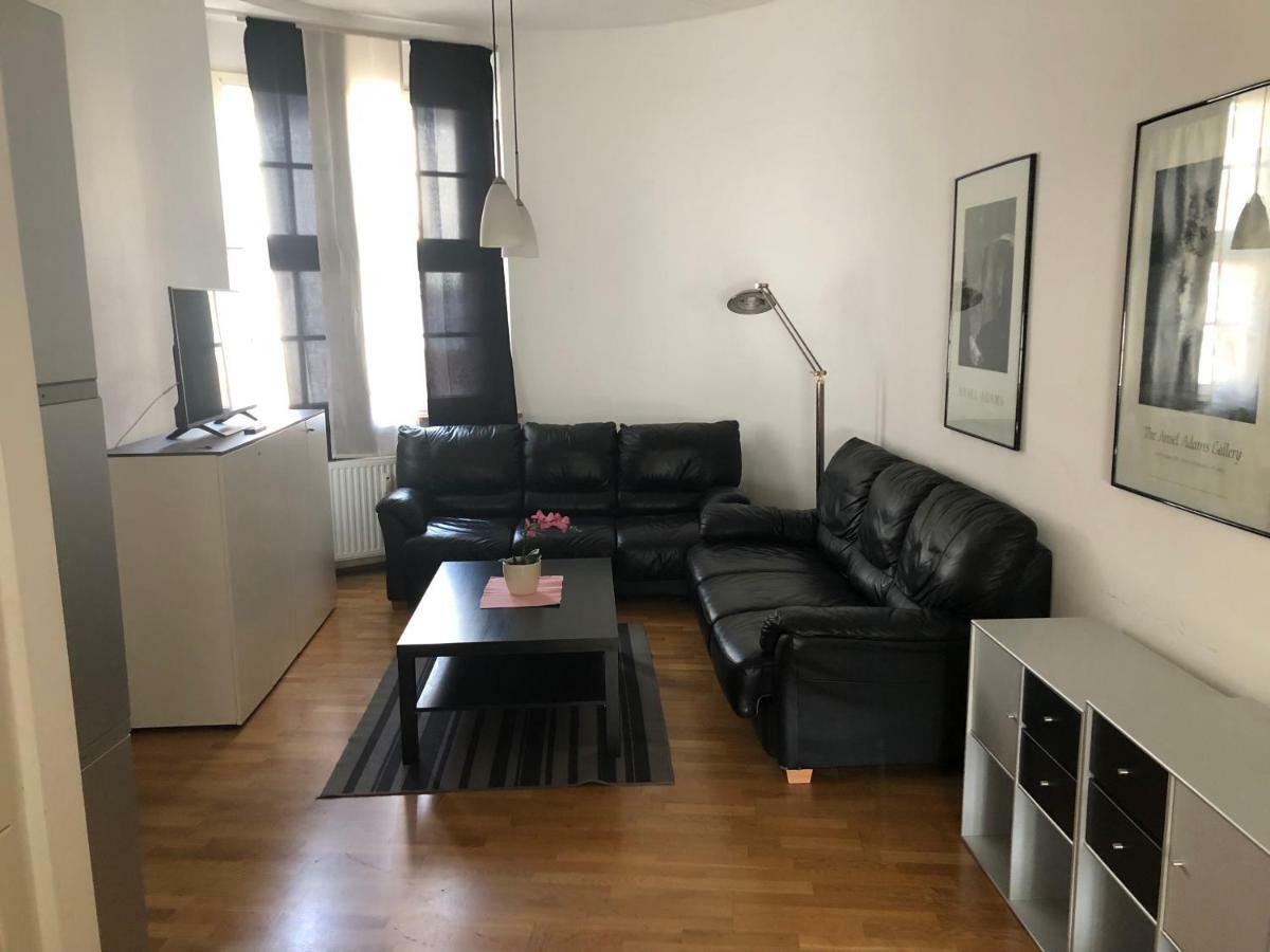 Ferienwohnung Mitten In Wiesbaden Exterior foto