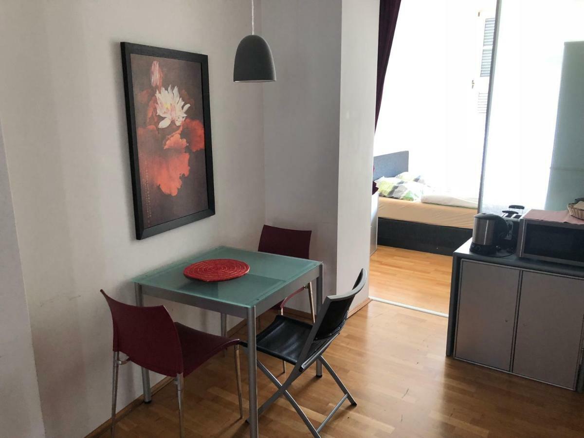 Ferienwohnung Mitten In Wiesbaden Exterior foto